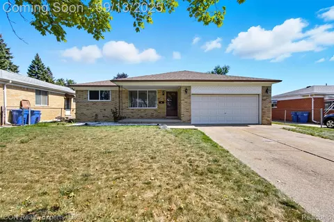 26080 Crystal Ave, Warren, MI 48091