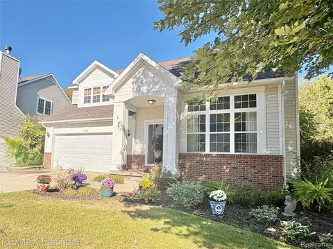 5089 Northfield Dr, Genoa, MI 48843
