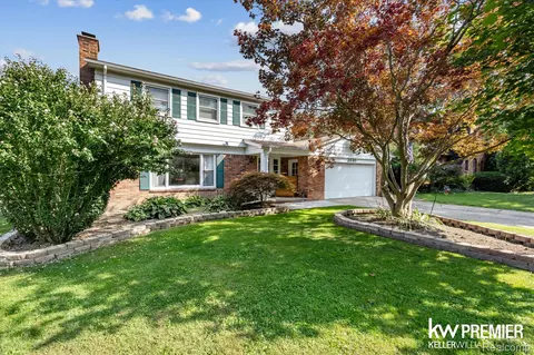 2580 Litchfield Dr, Waterford, MI 48329