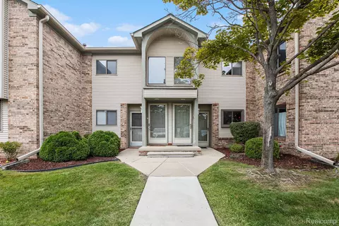 42540 Lilley Pointe Dr, Canton, MI 48187