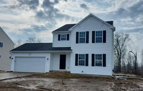 8165 Moonlight Creek Ln, Handy, MI 48836