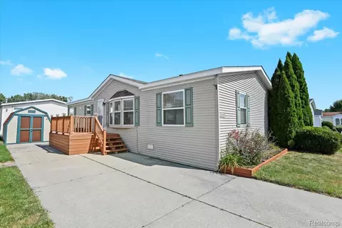 23149 Egnew Dr, Clinton Township, MI 48036