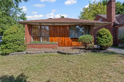 19960 Lichfield Rd, Detroit, MI 48221