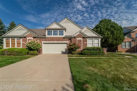 17036 Sycamore Ct, Northville, MI 48168