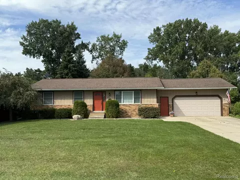 957 Linda St, Verona, MI 48413