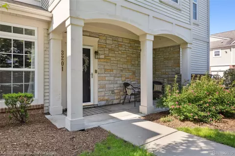 3201 Addington Dr, Commerce, MI 48390