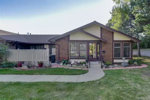 40554 Newport Dr, Plymouth, MI 48170