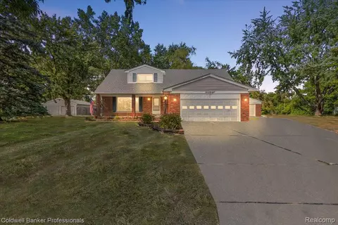 78 Carter Dr, Troy, MI 48098