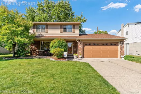 34579 Hawke Dr, Sterling Heights, MI 48310
