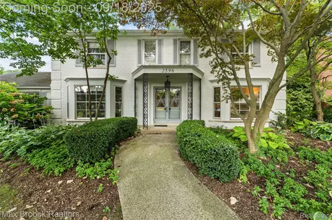 2596 Covington Pl, Bloomfield Hills, MI 48301