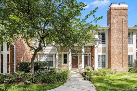 56083 Chesapeake Trl, Shelby Township, MI 48316
