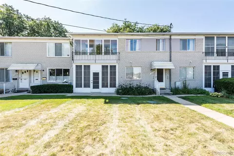 5959 Alan Dr #52, Brighton, MI 48116