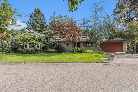 979 Abseguami Trl, Lake Orion, MI 48362