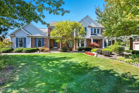 10645 Fellows Hill Dr, Plymouth, MI 48170