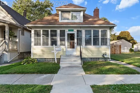 23140 Cleveland St, Dearborn, MI 48124