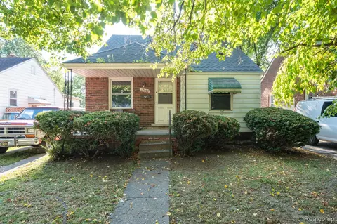 12066 Wayburn St, Detroit, MI 48224