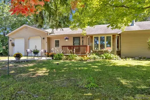 500 W Norway Lake Rd, Lapeer, MI 48446