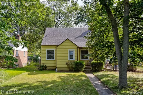19501 Jeanette St, Southfield, MI 48075