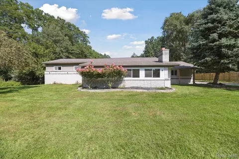 1590 W Rolston Rd, Linden, MI 48451