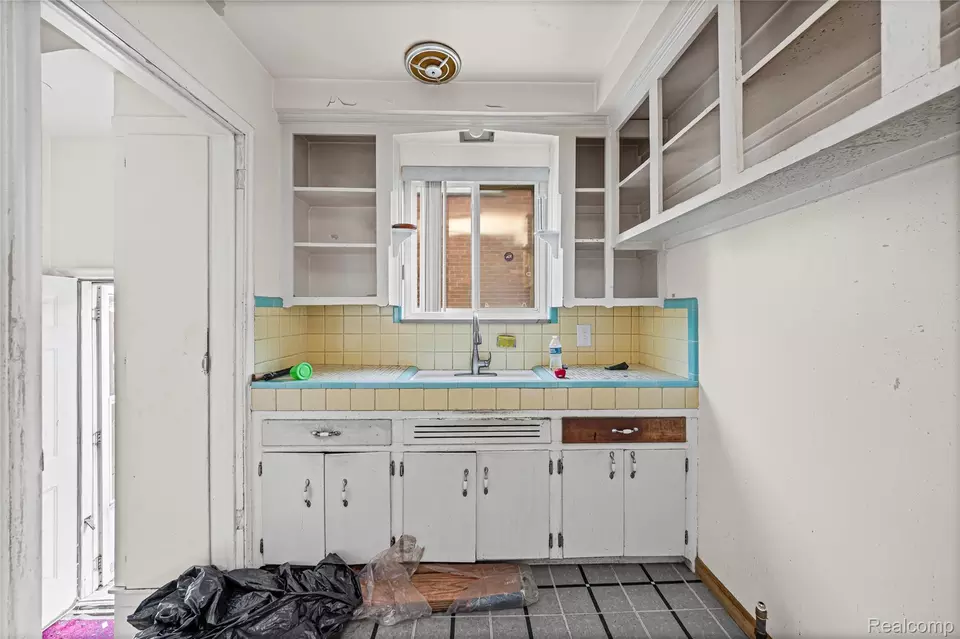 Kitchen - 14966 Prevost St, Detroit, MI 48227 photo 2 of 3