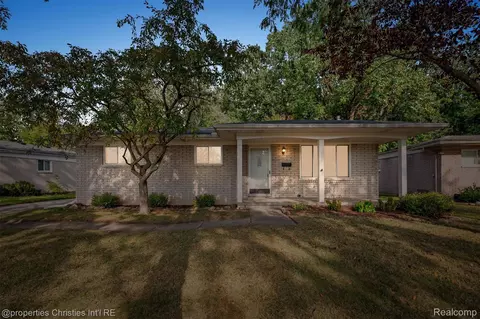 30140 Manor Dr, Madison Heights, MI 48071