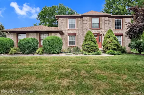 24745 Sutherland Dr, Novi, MI 48374