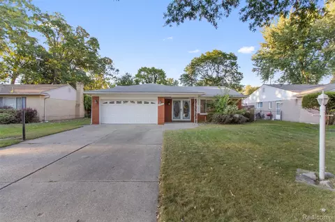24840 Thorndyke St, Southfield, MI 48033