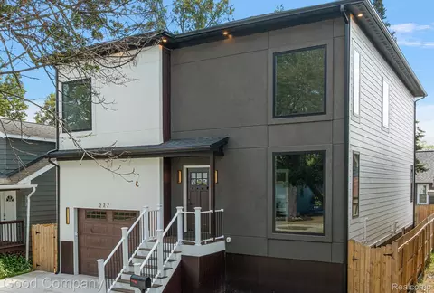 227 W Houstonia Ave, Royal Oak, MI 48073