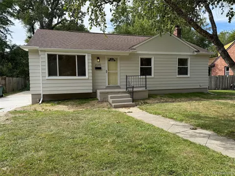 23491 Meadowlark St, Oak Park, MI 48237