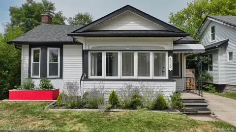 535 E Saratoga St, Ferndale, MI 48220