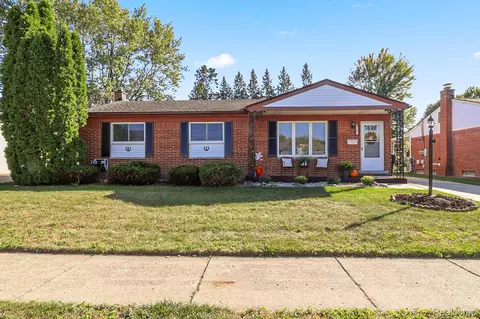 740 Sheffield Dr, Madison Heights, MI 48071