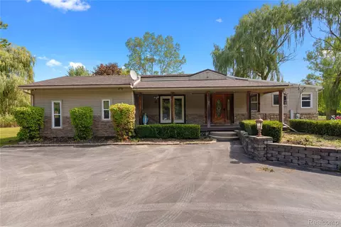 8145 Lindsey Rd, Casco, MI 48064