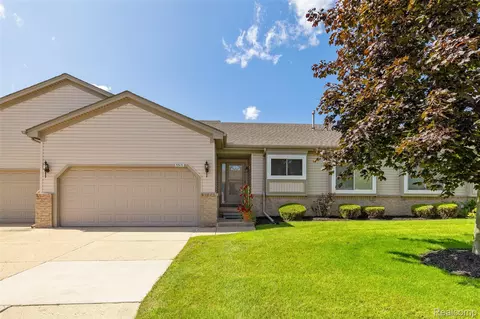 53171 Pineridge Dr, Chesterfield, MI 48051