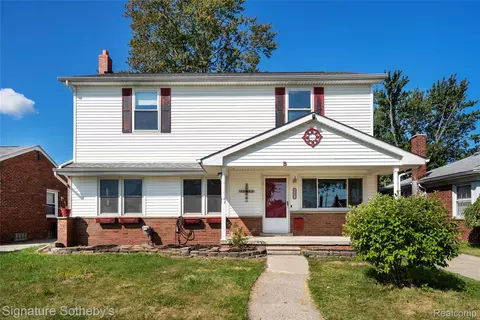28231 Groveland St, Roseville, MI 48066