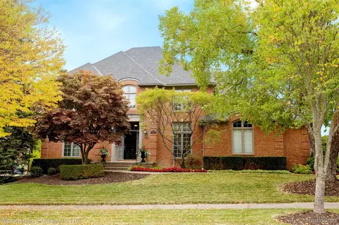 21903 Picadilly Cir, Novi, MI 48375