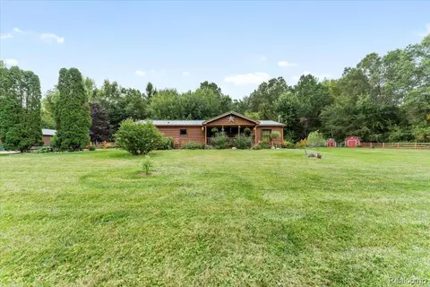 6411 W Newburg Rd, Exeter, MI 48117