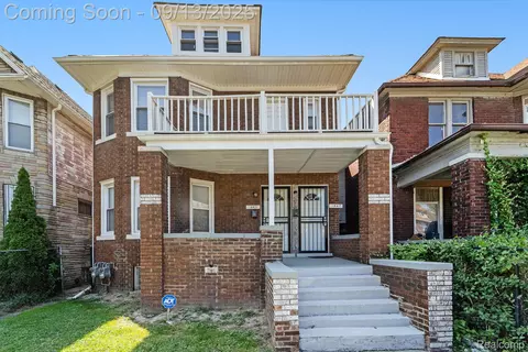 1045 Casgrain St, Detroit, MI 48209
