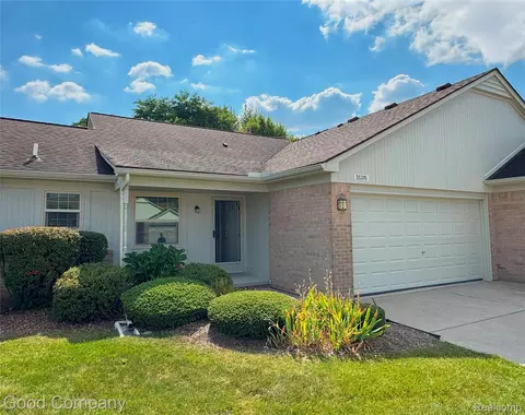 25376 Samantha Dr #43, Chesterfield, MI 48051