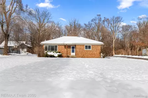 32652 Cadillac St, Farmington, MI 48336