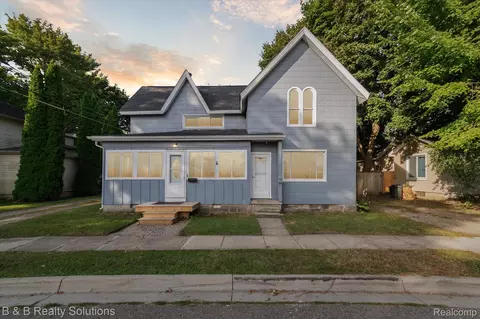215 Mason St, Lapeer, MI 48446