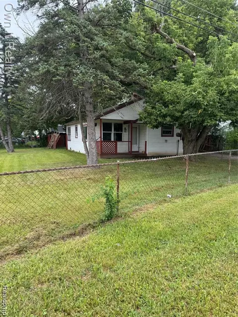 32462 Muskegon Ct, Westland, MI 48186
