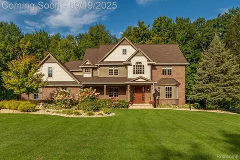 277 Mystic Meadows Ct, Howell, MI 48843