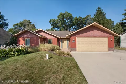 3312 Greenlawn Ave, Commerce, MI 48382