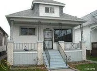 5026 Sobieski St, Hamtramck, MI 48212
