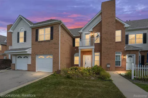 610 Olde English Cir, Howell, MI 48855