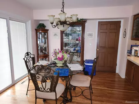 Dining - 2340 Pineview Ct, Flushing, MI 48433 photo 1 of 2