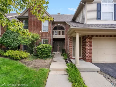 28130 Carlton Way Dr, Novi, MI 48377