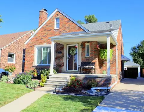 922 New York Ave, Lincoln Park, MI 48146