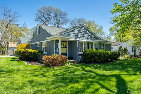 30160 Marshall St, Southfield, MI 48076