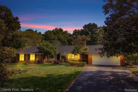33801 Argonne Rd, Farmington Hills, MI 48335